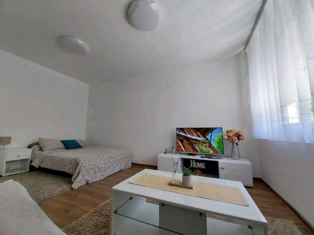 Apartmani Sofronic Loznica 1 Exteriör bild
